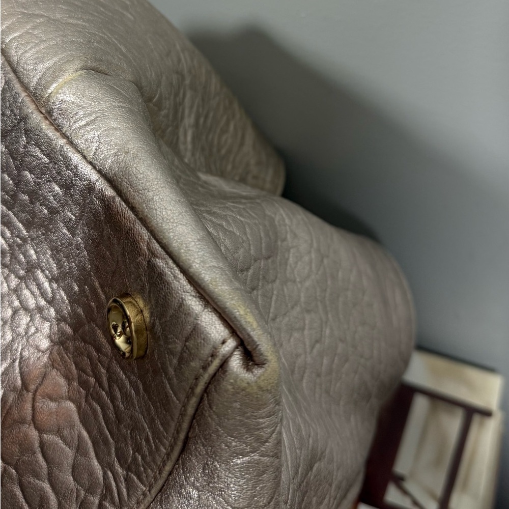 Stuart Weitzman Gold/Silver Pebbled Leather Textured Tote Bag - Picture 11 of 16